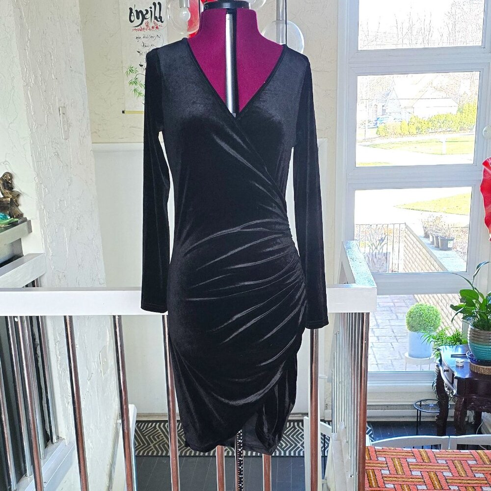 Black Velvet Guberry Wrap Dress